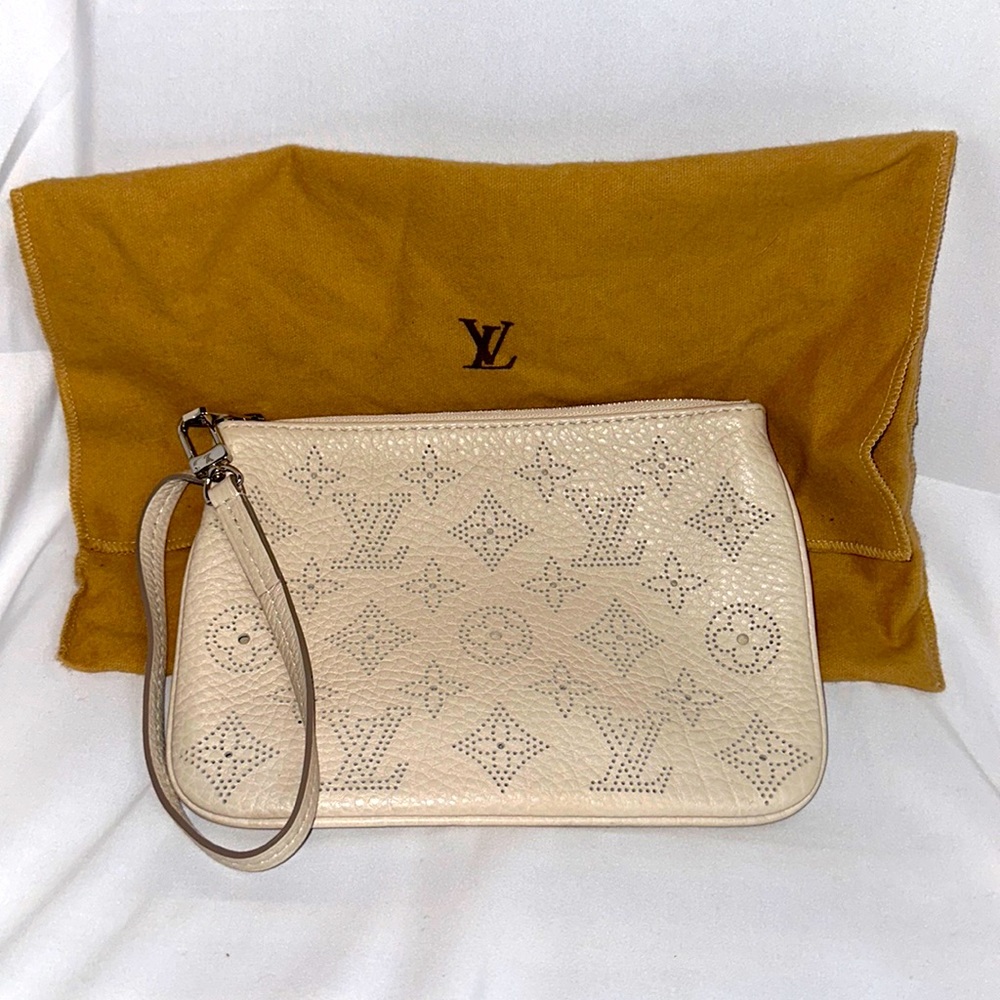 SOLD Authentic Off White Louis Vuitton Mahina Seline Wristlet